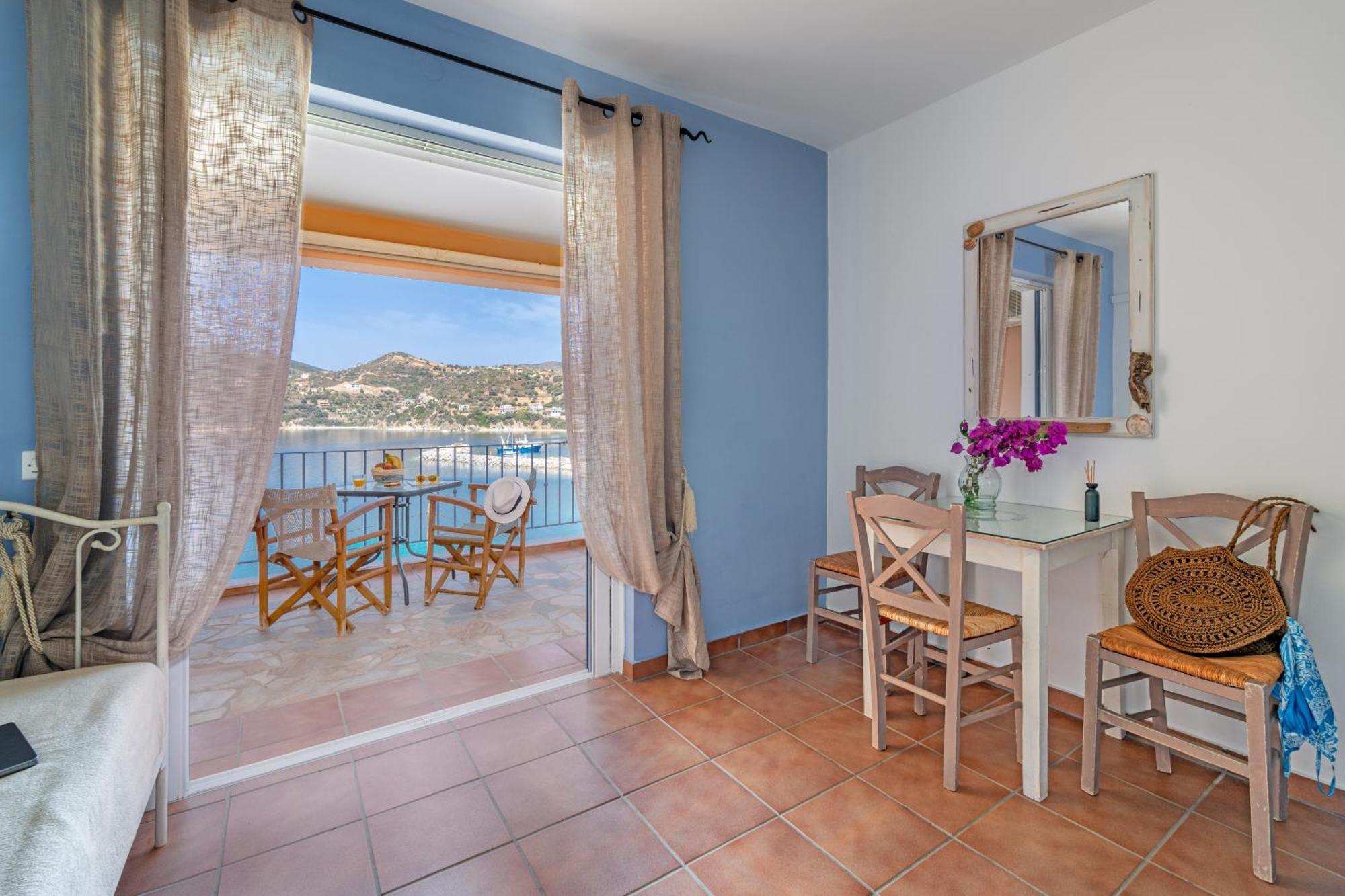 Niovi Seaview Apartments Áji Apóstoli Eksteriør bilde